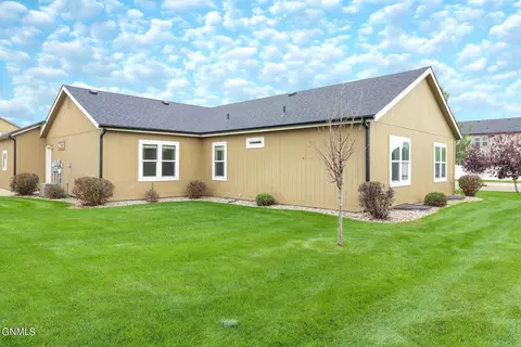 705 40th St E, Williston, ND 58801 photo 7