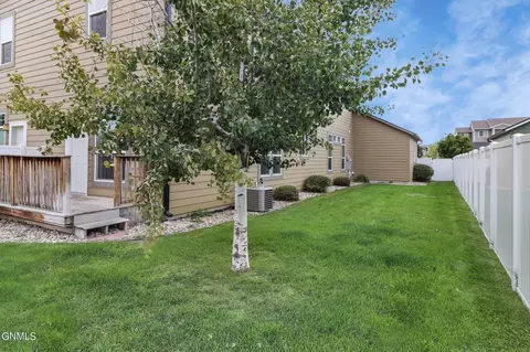 706 40th St E, Williston, ND 58801 photo 5
