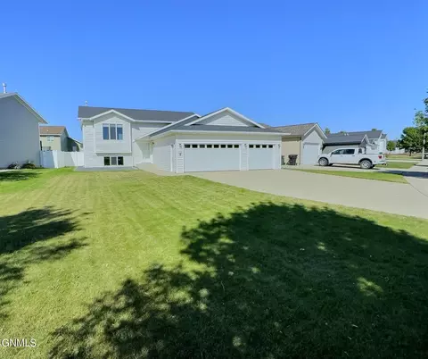 5001 37th Ave NW, Mandan, ND 58554