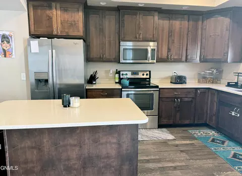 3207 Kenner, Bismarck, ND 58504 photo 2