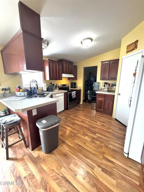 Kitchen - 5604 Stoneview Ave, Williston, ND 58801 photo 1 of 4