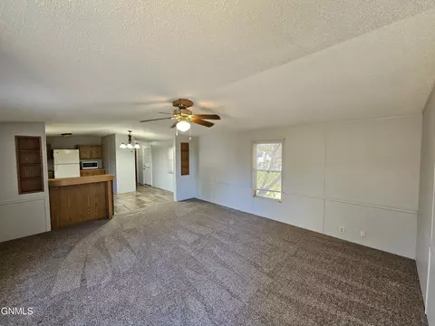 1818 32nd St W, Williston, ND 58801 photo 9