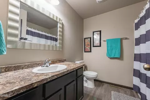 4435 Cumberland Loop, Bismarck, ND 58503 photo 10