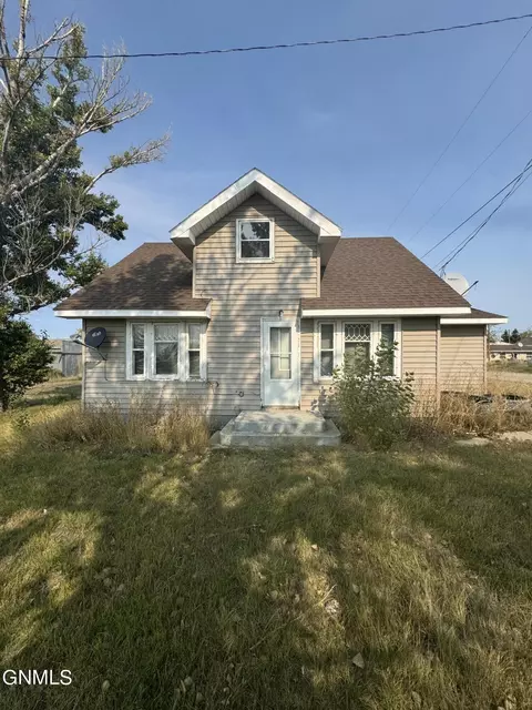 101 3rd Ave W, Westby, MT 59275
