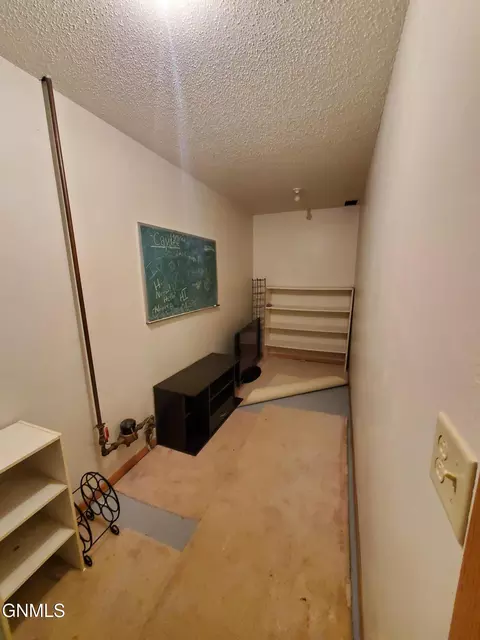 616 29th St, Bismarck, ND 58501 photo 25