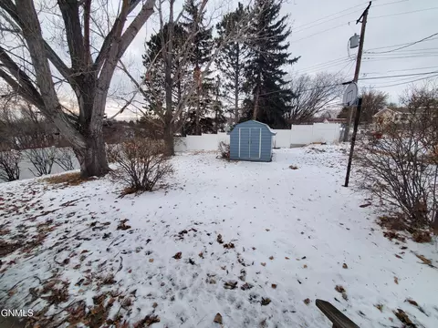 616 29th St, Bismarck, ND 58501 photo 45