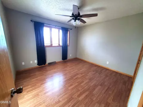 616 29th St, Bismarck, ND 58501 photo 13