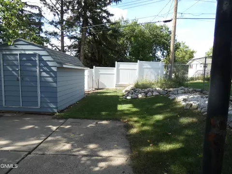 616 29th St, Bismarck, ND 58501 photo 35