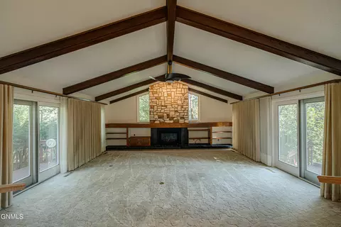 Living - 925 Arthur Dr, Bismarck, ND 58501 photo 4 of 8