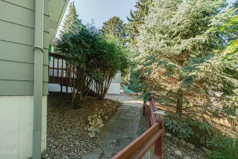 Exterior - 925 Arthur Dr, Bismarck, ND 58501 photo 17 of 21