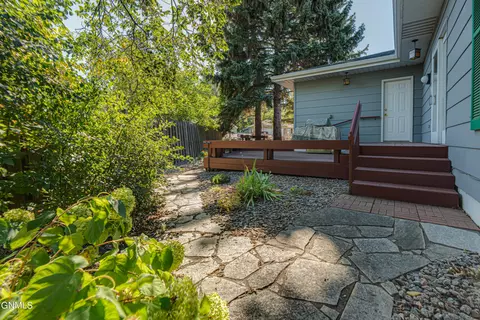 Exterior - 925 Arthur Dr, Bismarck, ND 58501 photo 16 of 21