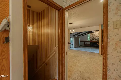 Entry Way - 925 Arthur Dr, Bismarck, ND 58501 photo 1 of 5