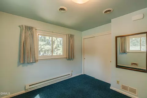 Bedroom - 925 Arthur Dr, Bismarck, ND 58501 photo 6 of 10