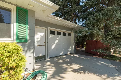 Exterior - 925 Arthur Dr, Bismarck, ND 58501 photo 10 of 21