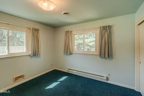 Bedroom - 925 Arthur Dr, Bismarck, ND 58501 photo 4 of 10