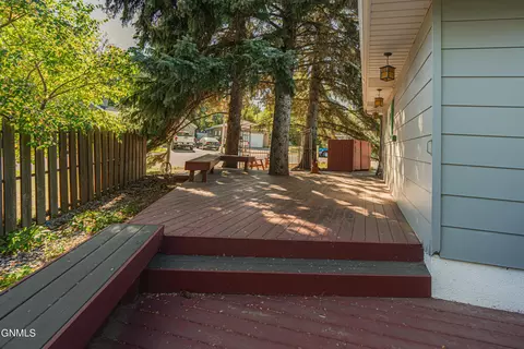 Exterior - 925 Arthur Dr, Bismarck, ND 58501 photo 14 of 21