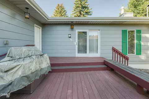 Exterior - 925 Arthur Dr, Bismarck, ND 58501 photo 2 of 21