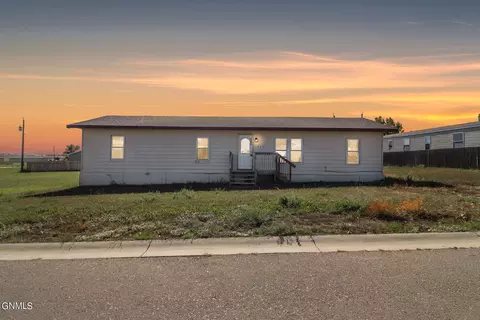 1441 49th St W, Williston, ND 58801 photo 1