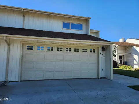 411 Apollo Ave, Bismarck, ND 58503