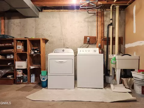 411 Apollo Ave, Bismarck, ND 58503 photo 33