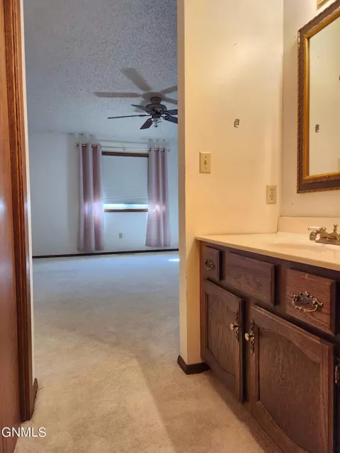 411 Apollo Ave, Bismarck, ND 58503 photo 25