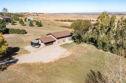 4300 Old Red Trl, Mandan, ND 58554