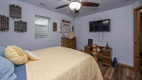 Bedroom - 5414 Calvert Dr, Bismarck, ND 58503 photo 4 of 6