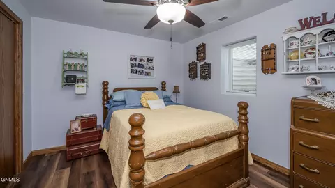 Bedroom - 5414 Calvert Dr, Bismarck, ND 58503 photo 3 of 6
