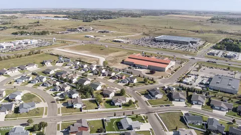 View/Area - 5414 Calvert Dr, Bismarck, ND 58503 photo 14 of 17