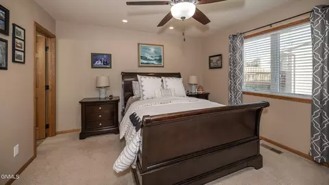 Bedroom - 5414 Calvert Dr, Bismarck, ND 58503 photo 5 of 6