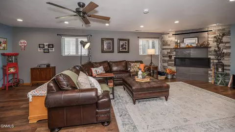 Living - 5414 Calvert Dr, Bismarck, ND 58503 photo 1 of 3