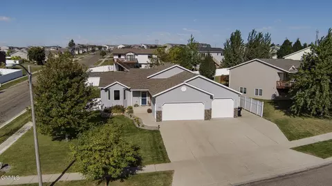 View/Area - 5414 Calvert Dr, Bismarck, ND 58503 photo 6 of 17