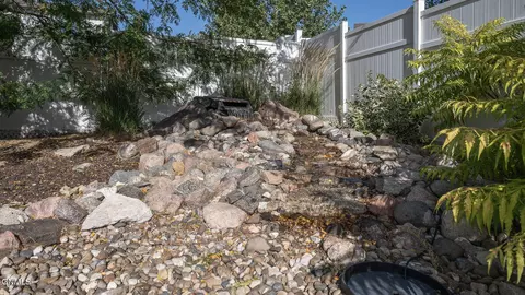 Exterior - 5414 Calvert Dr, Bismarck, ND 58503 photo 5 of 9