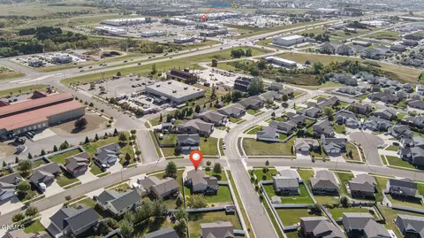 View/Area - 5414 Calvert Dr, Bismarck, ND 58503 photo 1 of 17
