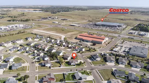View/Area - 5414 Calvert Dr, Bismarck, ND 58503 photo 2 of 17