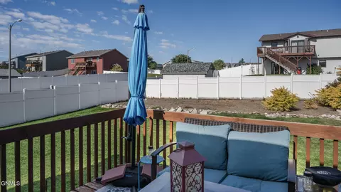 Exterior - 5414 Calvert Dr, Bismarck, ND 58503 photo 4 of 9