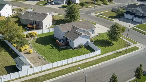 View/Area - 5414 Calvert Dr, Bismarck, ND 58503 photo 9 of 17