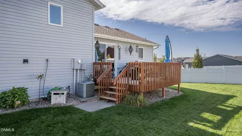 Exterior - 5414 Calvert Dr, Bismarck, ND 58503 photo 8 of 9
