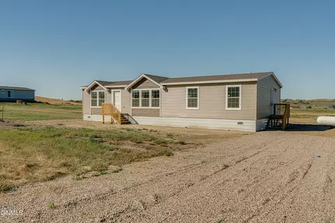 3495 Dakota Lp, Mandan, ND 58554 photo 3