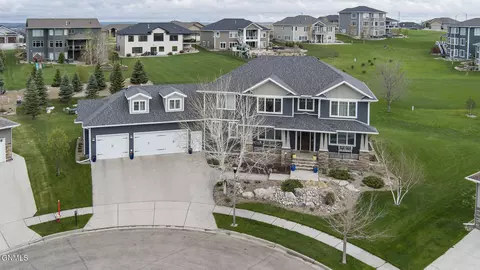 3700 Chisholm Pl, Bismarck, ND 58503