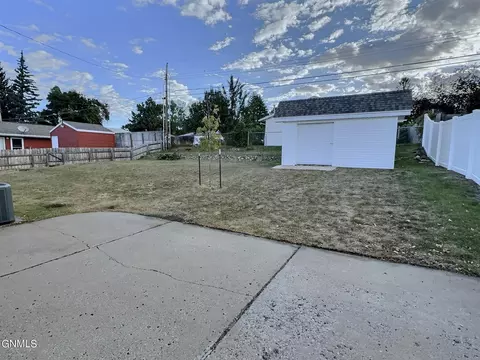 Exterior - 1727 Ryan Dr, Bismarck, ND 58501 photo 2 of 7
