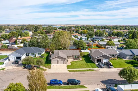 2322 18th Cir W, Williston, ND 58801 photo 7