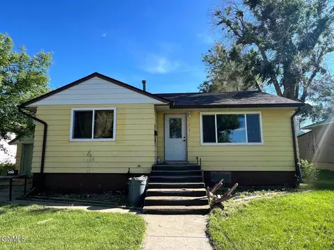 721 6th St SE, Sidney, MT 59270