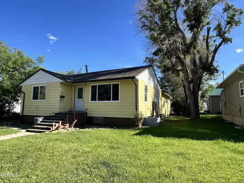 721 6th St SE, Sidney, MT 59270 photo 2