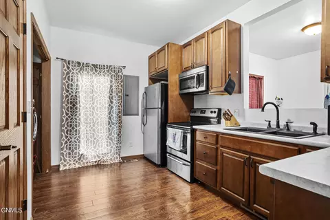 1804 18th Ave W, Williston, ND 58801 photo 11