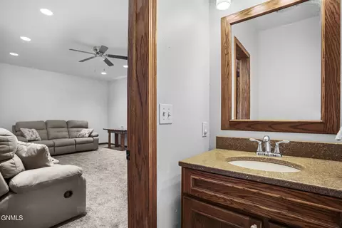 1804 18th Ave W, Williston, ND 58801 photo 9