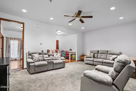 1804 18th Ave W, Williston, ND 58801 photo 5