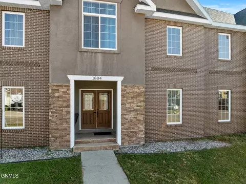 1804 18th Ave W, Williston, ND 58801 photo 2