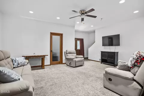 1804 18th Ave W, Williston, ND 58801 photo 6