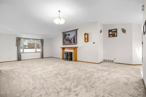 Living - 1825 14th Ave W, Williston, ND 58801 photo 2 of 6